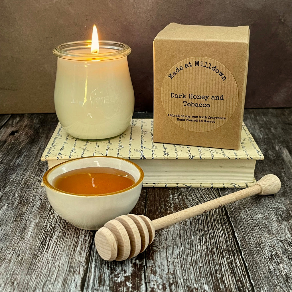 DARK HONEY AND TOBACCO CANDLE